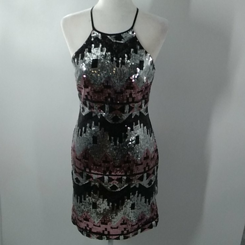 SEQUINS MY MICHELLE Women's Sequin Dress
SIZE 7/ OPEN BACK